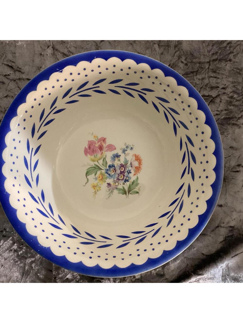 Vintage Homer Laughlin Vegetable Bowl 9.75 Diameter And 3 Inches Tall.
